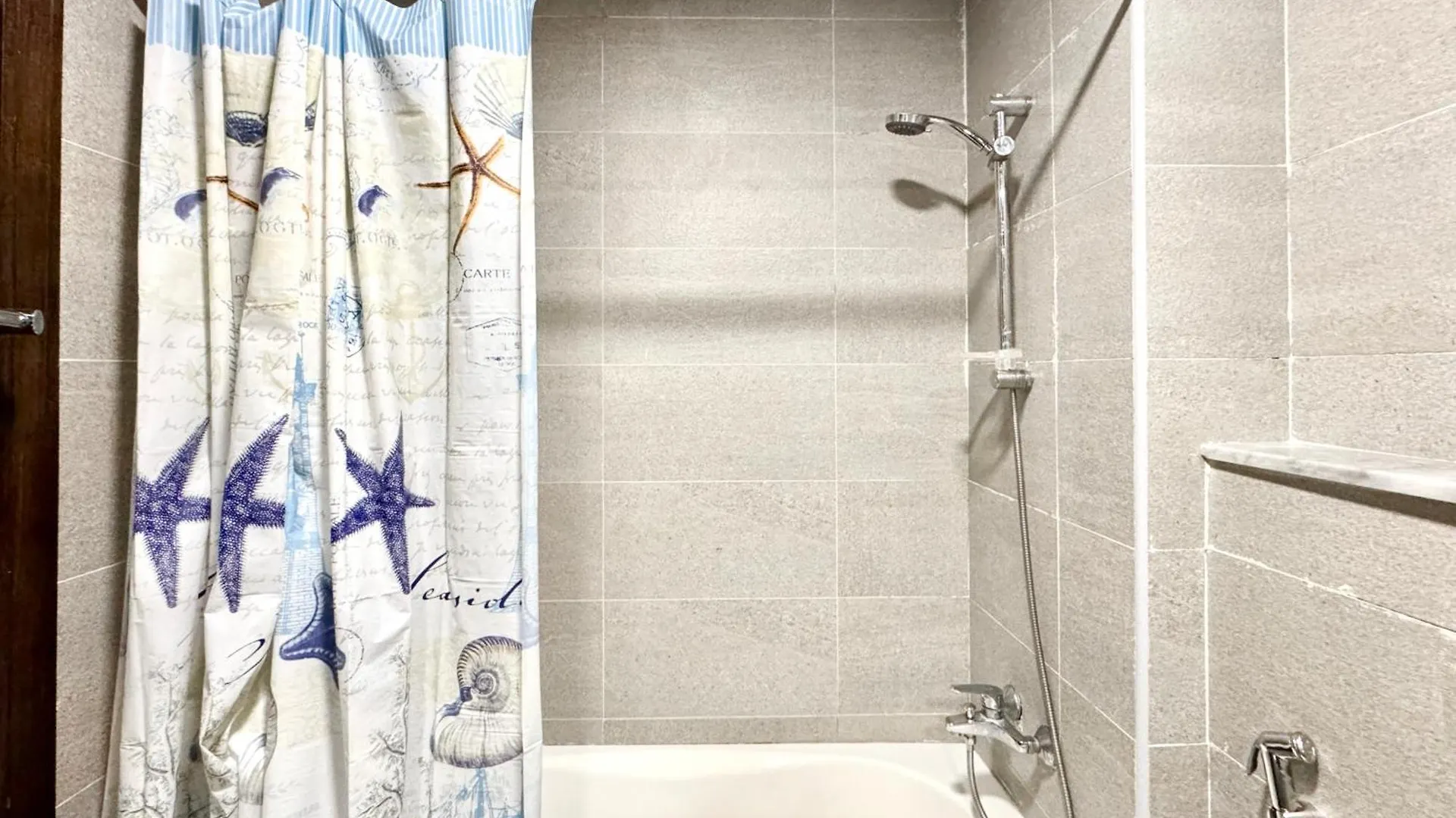 Al Manara Premium Executive Studio Dubai Apartment